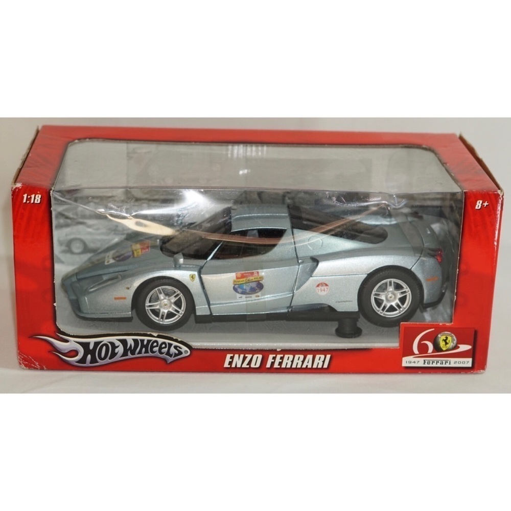Hot Wheels Enzo Ferrari 1:18 60th Anniversary